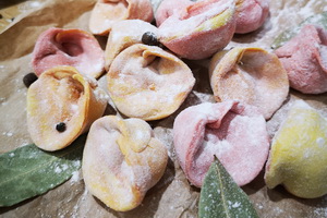 Сезонная новинка - пельмени "С утиной печенью, тыквой и индейкой"