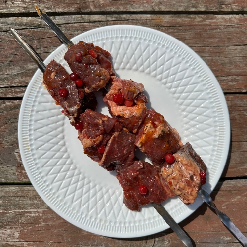 Шашлык из говядины в бруснично-клюквенном маринаде (весовой) охлажденный