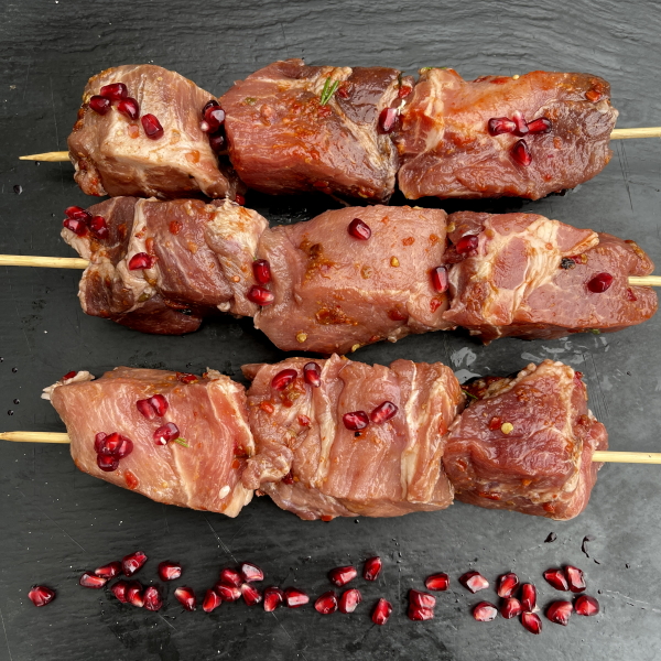 Шашлык из свиной шеи в гранатовом маринаде (весовой) охлажденный Шашлык из свиной шеи в гранатовом маринаде (весовой) охлажденный